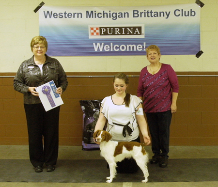 Ellie being shown by Ashlee Whitcomb